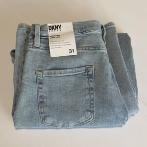DKNY High Rise Wide Leg Cargo Jeans Light Wash New Size 31